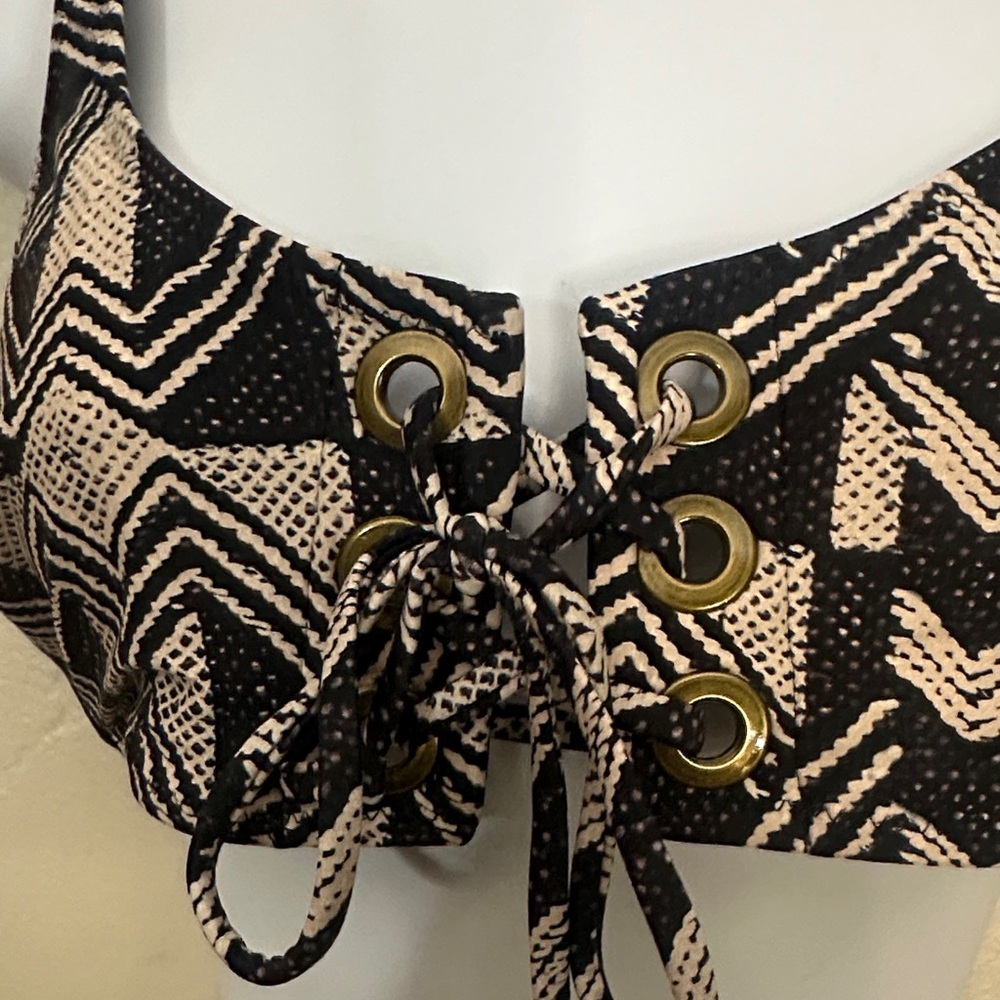 Designer Patterned Black And Cream Bikini Set - image 2